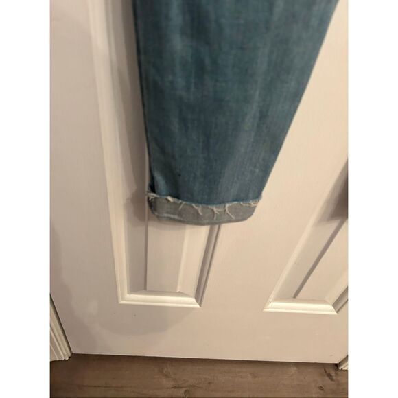 Universal thread light washed ripped jeans size 4/27 - Picture 5 of 5